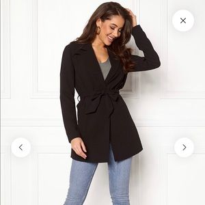 Cream Coloured Tie Spring Coat